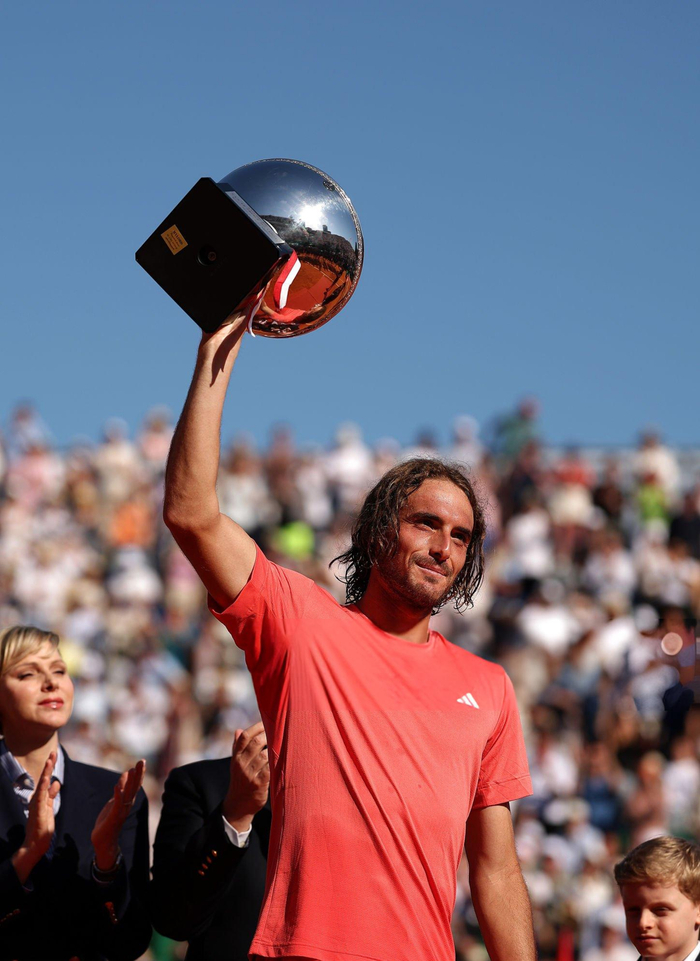 ATP总决赛逆转法网,西西帕斯高光表现 ATP总决赛逆转法网,西西帕斯高光表现