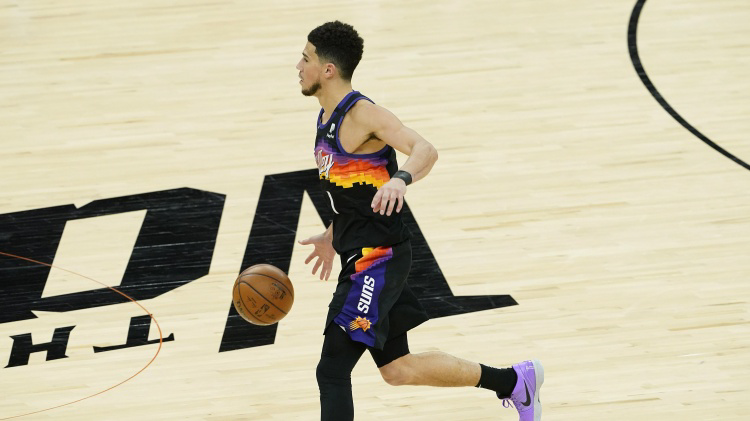 深圳队横扫福建队,布克惊艳四座 深圳队横扫福建队,布克惊艳四座