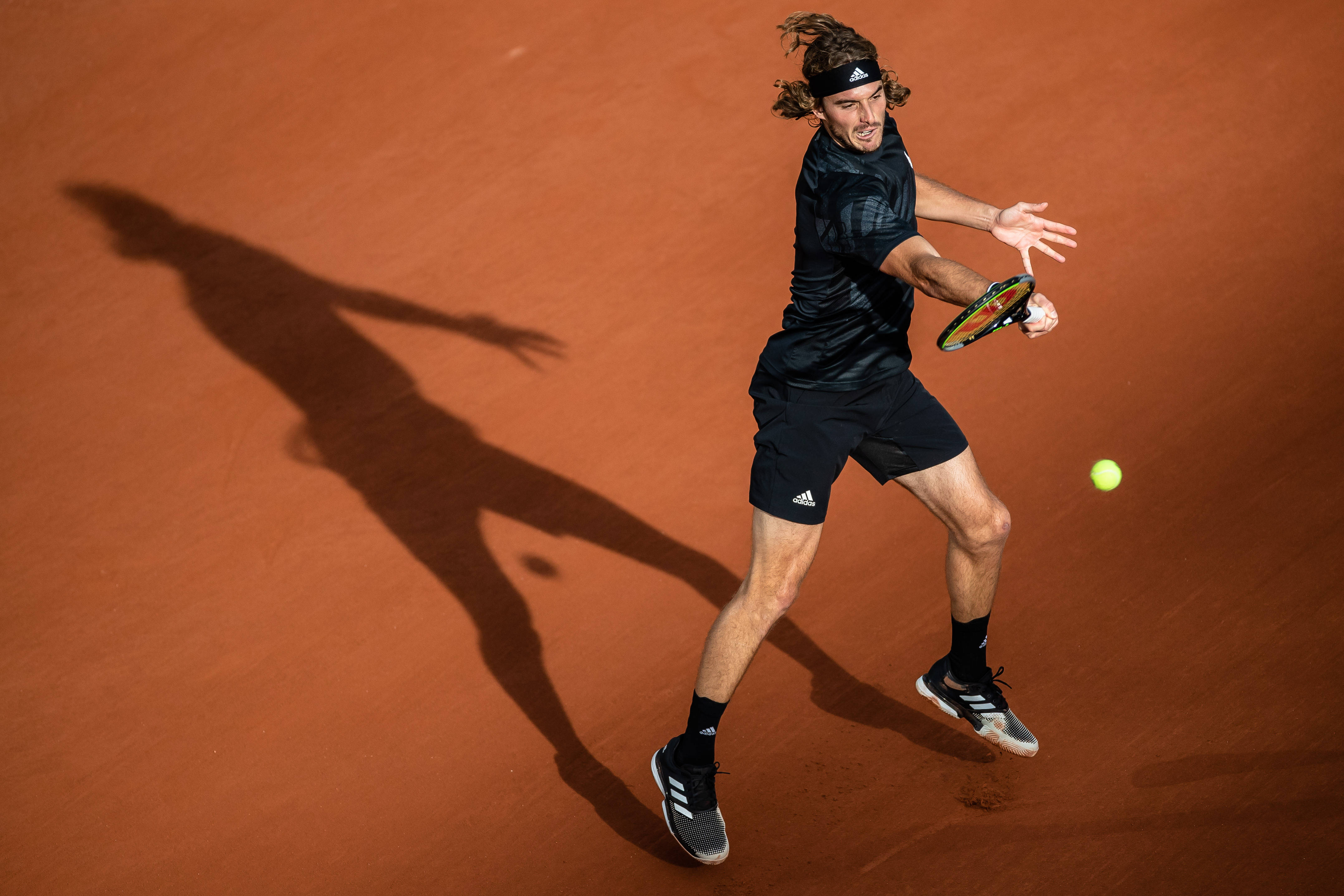 爱游戏体育-法网力克温网,西西帕斯点燃赛场