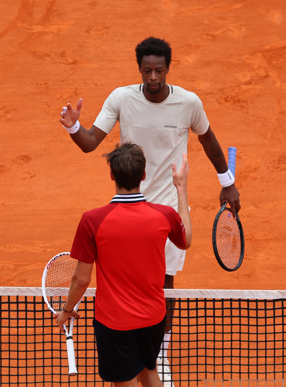 爱游戏官方-拉沃尔杯碾压蒙特卡洛大师赛，梅德韦杰夫关键制胜