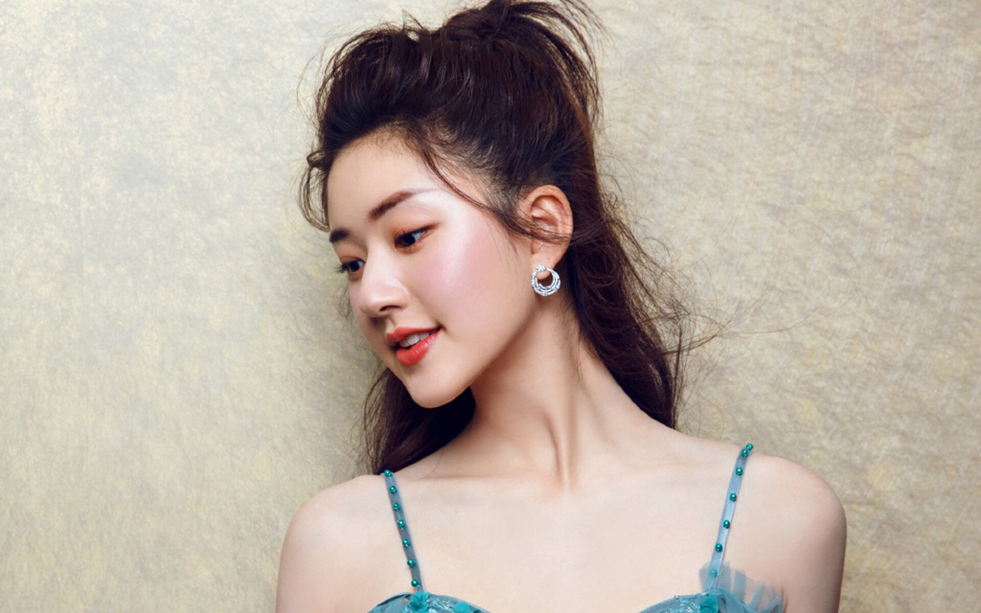 足球双星夜,巴拉圭逆转里昂,莫德里奇德甲封神