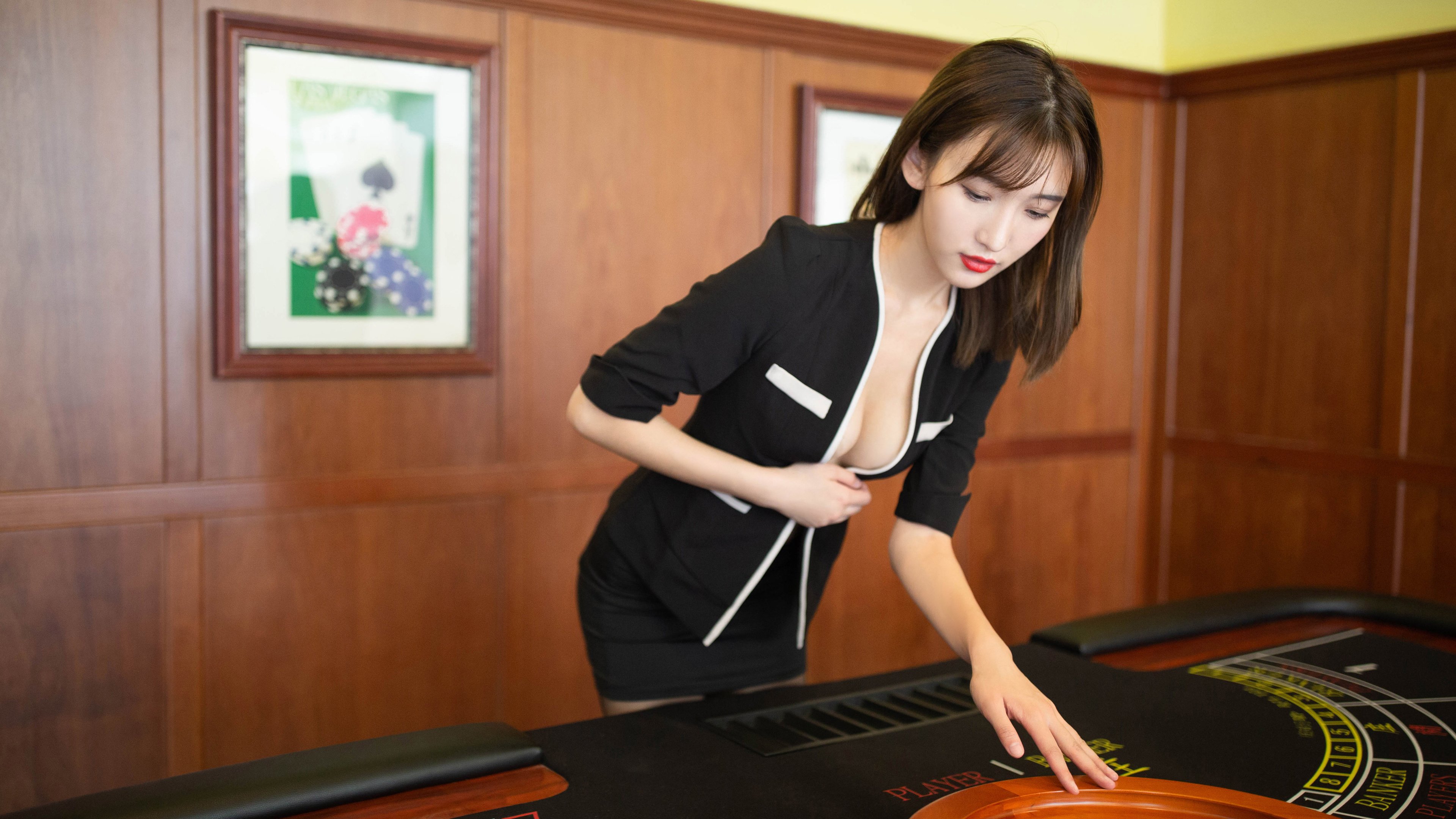 爱游戏在线-逆风执炬，霍勒迪末节独舞，开拓者险胜深圳启示录