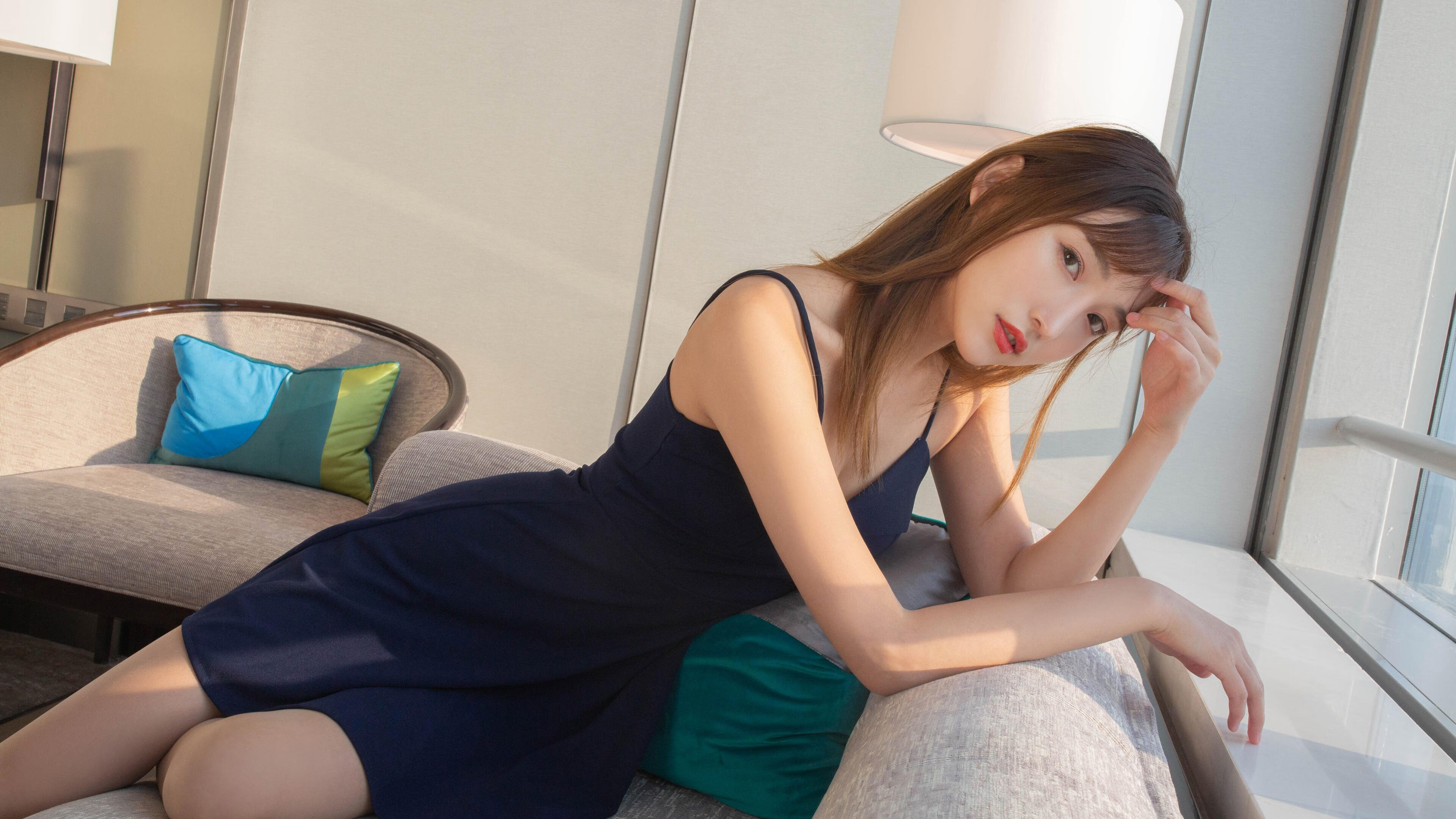 爱游戏下载-F1赛道与篮球场的共振，当弯道超车遇见战术突围