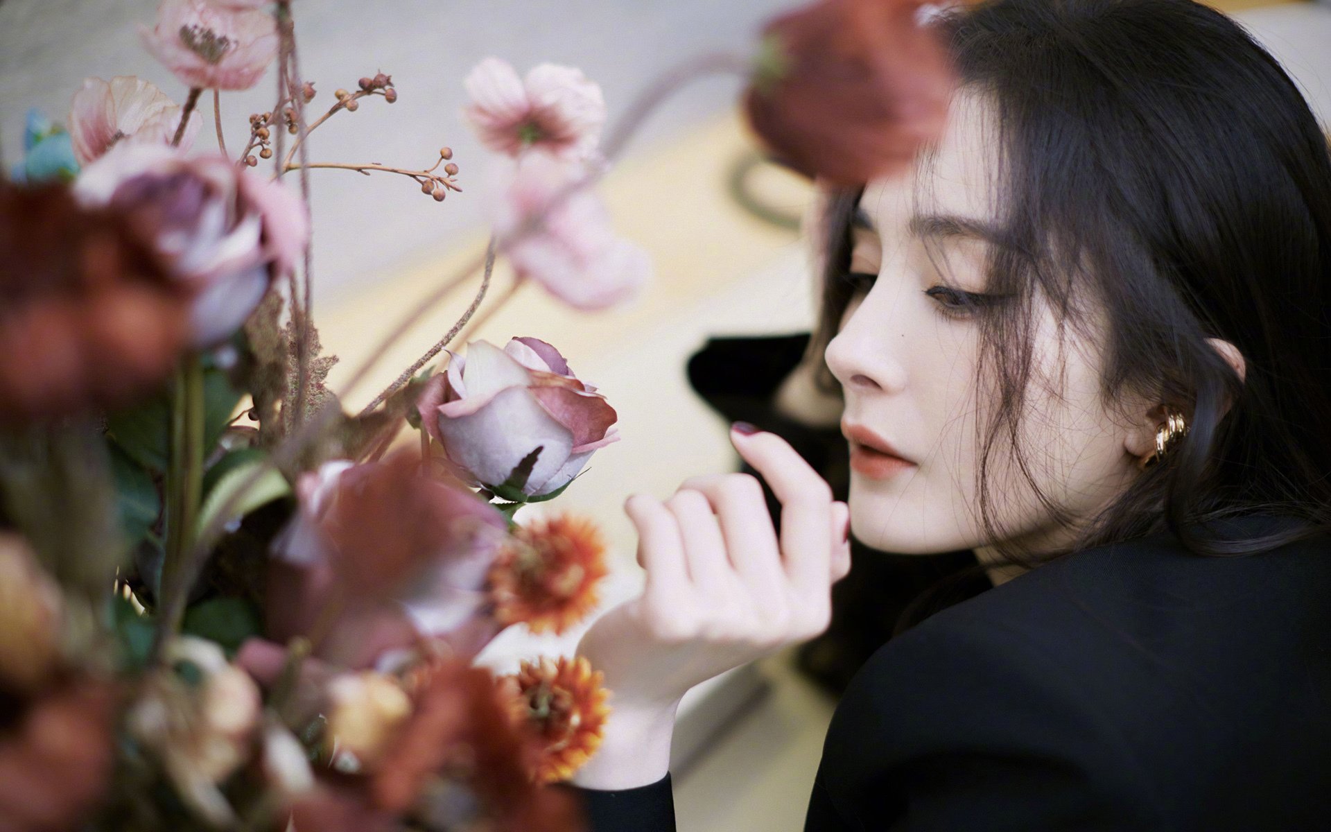 爱游戏入口-当格鲁吉亚踢出巴萨足球，克瓦拉茨赫利亚如何用魔法封印希腊