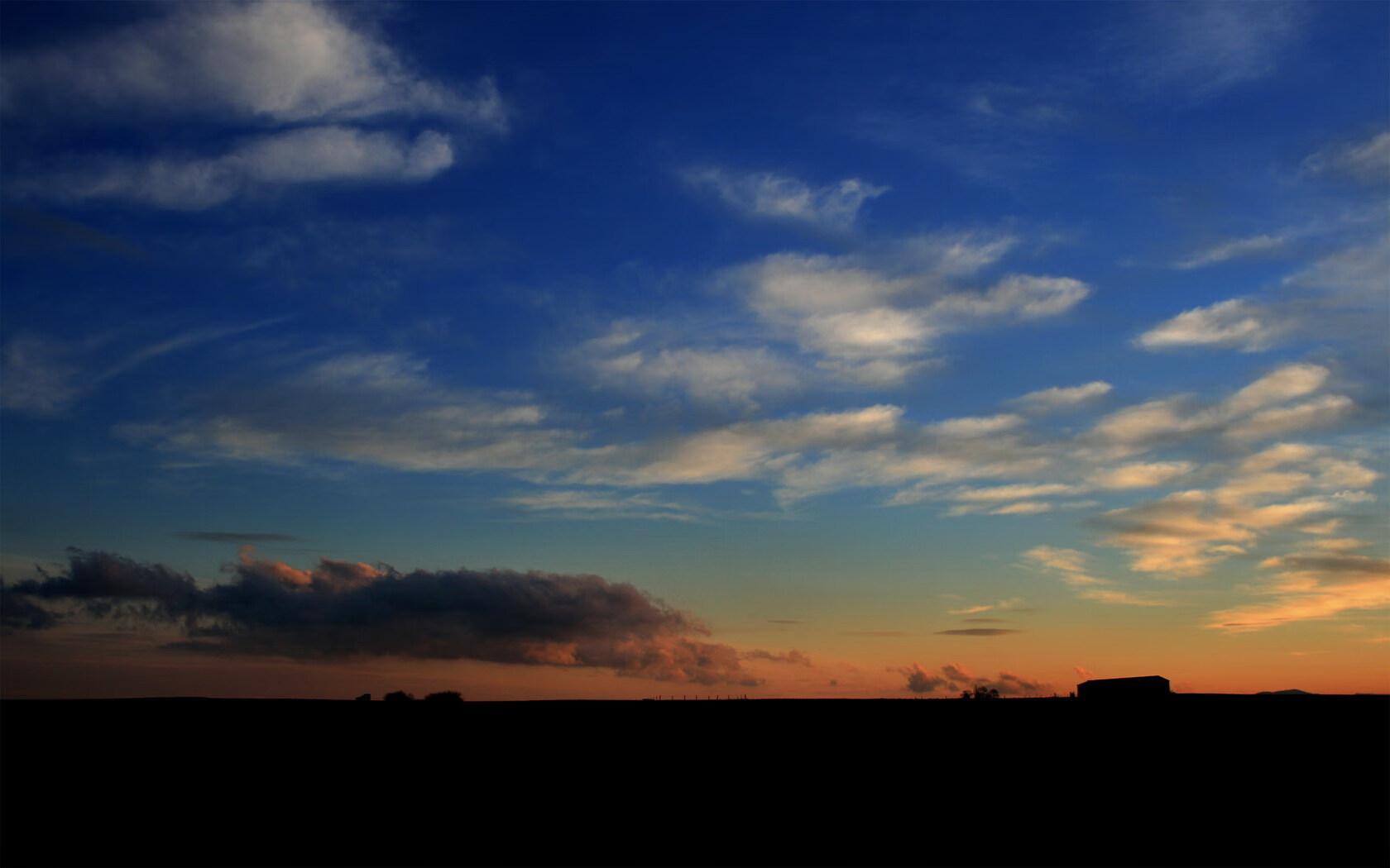 爱游戏APP-亚特兰大的夜空下，只有一个孙兴慜照亮罗马
